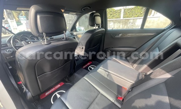 Acheter Occasion Voiture Mercedes‒Benz C–Class Blanc à Douala, Littoral Cameroon Acheter Occasion Voiture Mercedes‒Benz C–Class Blanc à Douala, Littoral Cameroon