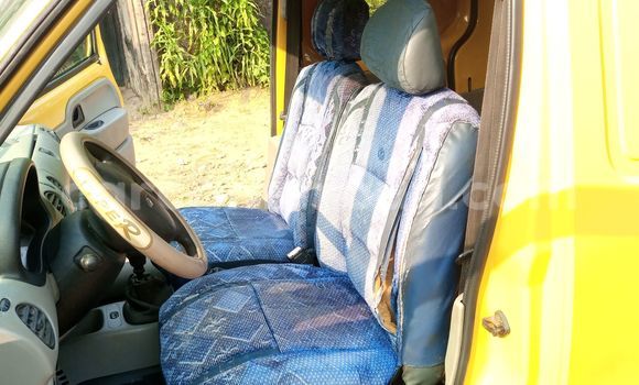 Sayi Na hannu Renault Kangoo Sauran Mota in Douala a Ƙasar Kamaru Sayi Na hannu Renault Kangoo Sauran Mota in Douala a Ƙasar Kamaru