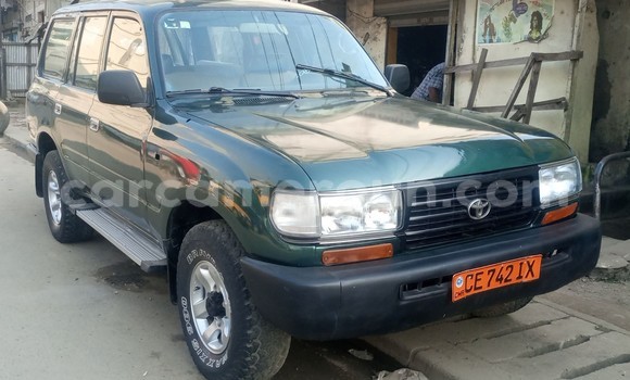 Sayi Na hannu Toyota Land Cruiser Green Mota in Douala a Ƙasar Kamaru Sayi Na hannu Toyota Land Cruiser Green Mota in Douala a Ƙasar Kamaru