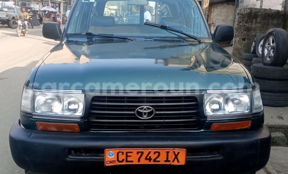Sayi Na hannu Toyota Land Cruiser Green Mota in Douala a Ƙasar Kamaru Sayi Na hannu Toyota Land Cruiser Green Mota in Douala a Ƙasar Kamaru