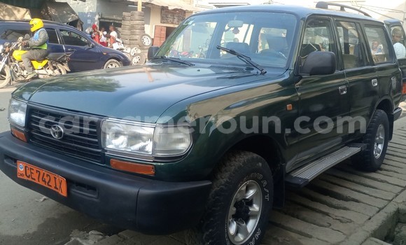 Sayi Na hannu Toyota Land Cruiser Green Mota in Douala a Ƙasar Kamaru Sayi Na hannu Toyota Land Cruiser Green Mota in Douala a Ƙasar Kamaru