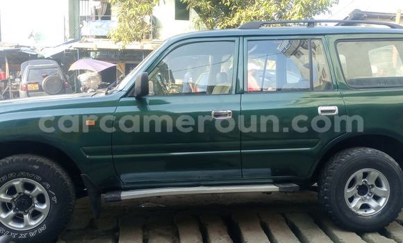Sayi Na hannu Toyota Land Cruiser Green Mota in Douala a Ƙasar Kamaru Sayi Na hannu Toyota Land Cruiser Green Mota in Douala a Ƙasar Kamaru