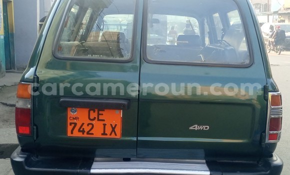 Sayi Na hannu Toyota Land Cruiser Green Mota in Douala a Ƙasar Kamaru Sayi Na hannu Toyota Land Cruiser Green Mota in Douala a Ƙasar Kamaru