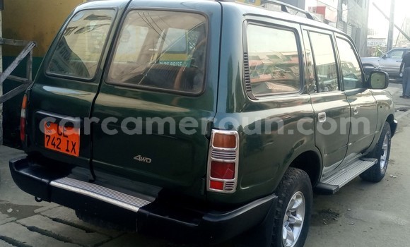 Sayi Na hannu Toyota Land Cruiser Green Mota in Douala a Ƙasar Kamaru Sayi Na hannu Toyota Land Cruiser Green Mota in Douala a Ƙasar Kamaru