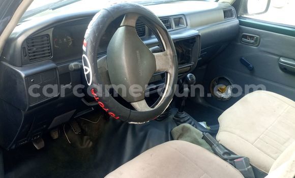 Sayi Na hannu Toyota Land Cruiser Green Mota in Douala a Ƙasar Kamaru Sayi Na hannu Toyota Land Cruiser Green Mota in Douala a Ƙasar Kamaru