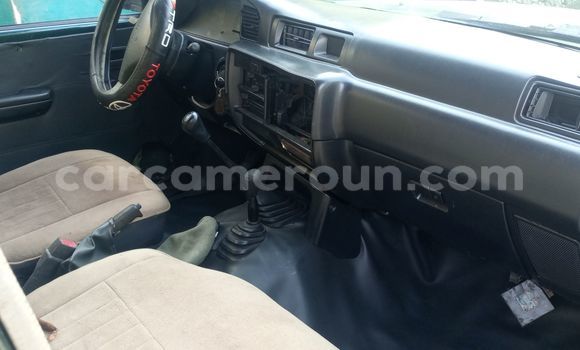 Sayi Na hannu Toyota Land Cruiser Green Mota in Douala a Ƙasar Kamaru Sayi Na hannu Toyota Land Cruiser Green Mota in Douala a Ƙasar Kamaru