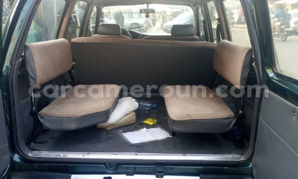 Sayi Na hannu Toyota Land Cruiser Green Mota in Douala a Ƙasar Kamaru Sayi Na hannu Toyota Land Cruiser Green Mota in Douala a Ƙasar Kamaru