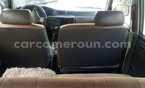 Sayi Na hannu Toyota Land Cruiser Green Mota in Douala a Ƙasar Kamaru Sayi Na hannu Toyota Land Cruiser Green Mota in Douala a Ƙasar Kamaru