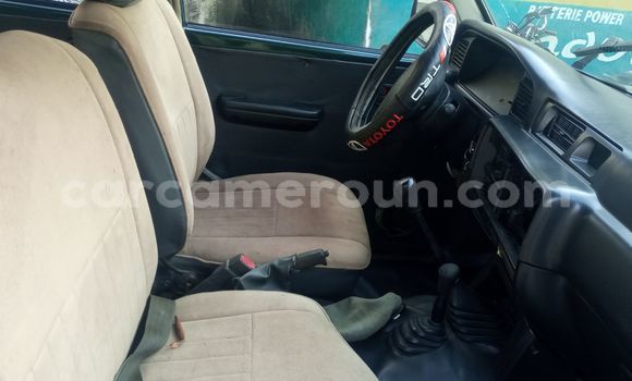 Sayi Na hannu Toyota Land Cruiser Green Mota in Douala a Ƙasar Kamaru Sayi Na hannu Toyota Land Cruiser Green Mota in Douala a Ƙasar Kamaru