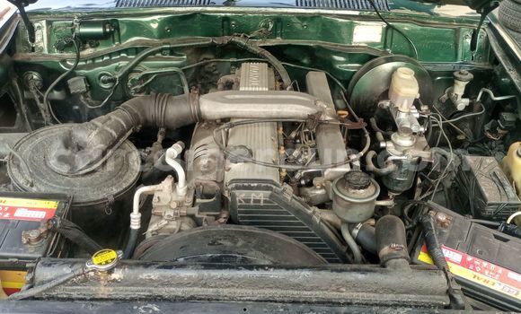 Sayi Na hannu Toyota Land Cruiser Green Mota in Douala a Ƙasar Kamaru Sayi Na hannu Toyota Land Cruiser Green Mota in Douala a Ƙasar Kamaru