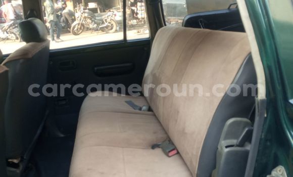 Sayi Na hannu Toyota Land Cruiser Green Mota in Douala a Ƙasar Kamaru Sayi Na hannu Toyota Land Cruiser Green Mota in Douala a Ƙasar Kamaru