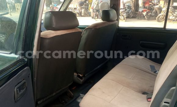 Sayi Na hannu Toyota Land Cruiser Green Mota in Douala a Ƙasar Kamaru Sayi Na hannu Toyota Land Cruiser Green Mota in Douala a Ƙasar Kamaru