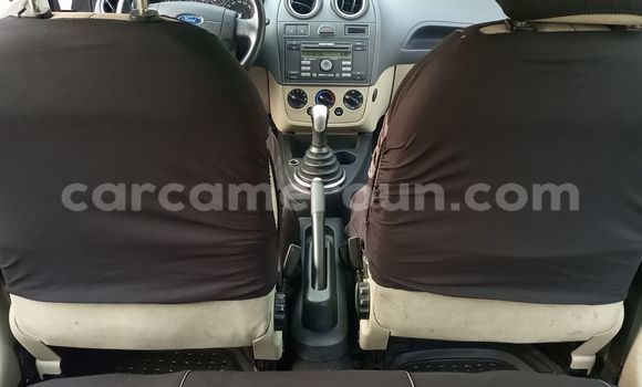 Sayi Imported Ford Fiesta Black Mota in Douala a Ƙasar Kamaru Sayi Imported Ford Fiesta Black Mota in Douala a Ƙasar Kamaru