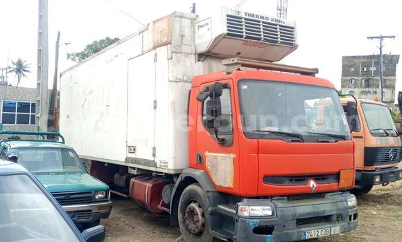 Buy Import Renault Kerax Red Truck in Douala in Littoral Cameroon Buy Import Renault Kerax Red Truck in Douala in Littoral Cameroon