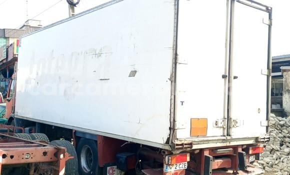 Buy Import Renault Kerax Red Truck in Douala in Littoral Cameroon Buy Import Renault Kerax Red Truck in Douala in Littoral Cameroon