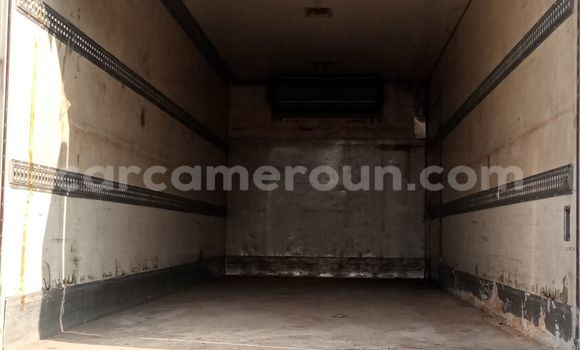 Buy Import Renault Kerax Red Truck in Douala in Littoral Cameroon Buy Import Renault Kerax Red Truck in Douala in Littoral Cameroon