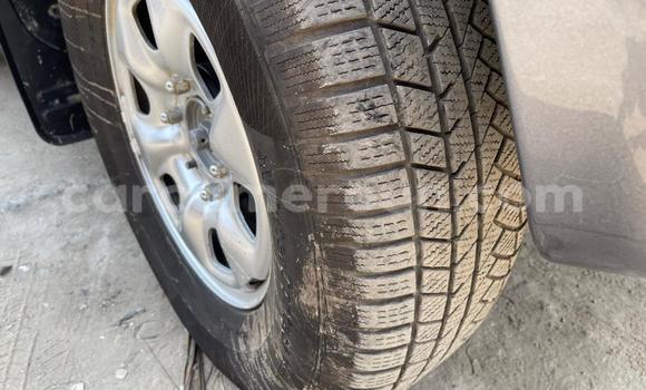 Sayi Na hannu Toyota Hilux Azurfa Mota in Douala a Ƙasar Kamaru Sayi Na hannu Toyota Hilux Azurfa Mota in Douala a Ƙasar Kamaru