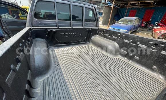 Sayi Na hannu Toyota Hilux Azurfa Mota in Douala a Ƙasar Kamaru Sayi Na hannu Toyota Hilux Azurfa Mota in Douala a Ƙasar Kamaru