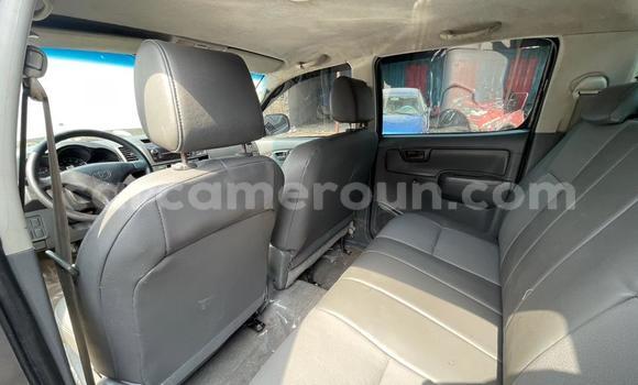 Sayi Na hannu Toyota Hilux Azurfa Mota in Douala a Ƙasar Kamaru Sayi Na hannu Toyota Hilux Azurfa Mota in Douala a Ƙasar Kamaru
