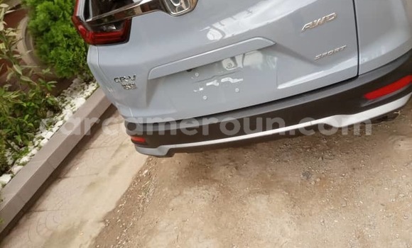Sayi Imported Honda CR–V Blue Mota in Douala a Ƙasar Kamaru Sayi Imported Honda CR–V Blue Mota in Douala a Ƙasar Kamaru