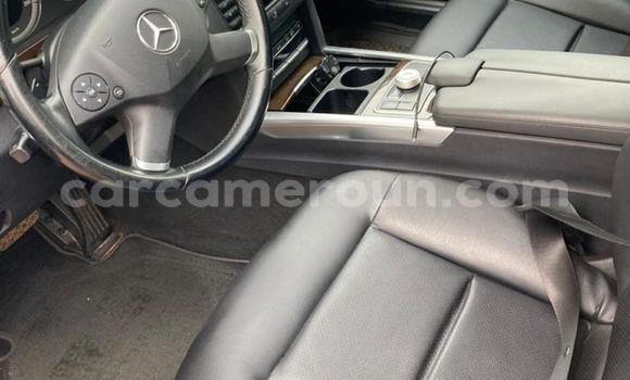 Sayi Sabo Mercedes‒Benz E–Class Blue Mota in Yaounde a Babban Kamaru Sayi Sabo Mercedes‒Benz E–Class Blue Mota in Yaounde a Babban Kamaru