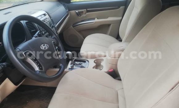 Sayi Na hannu Hyundai Santa Fe Black Mota in Yaounde a Babban Kamaru Sayi Na hannu Hyundai Santa Fe Black Mota in Yaounde a Babban Kamaru