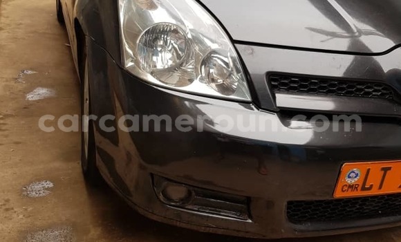 Acheter Occasion Voiture Toyota Corolla Verso Gris à Yaoundé, Central Cameroon