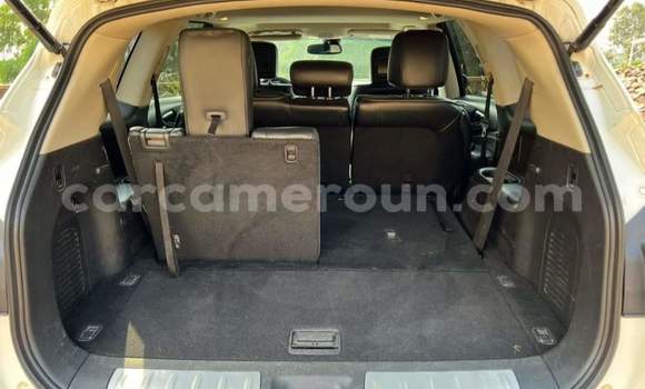 Acheter Occasion Voiture Infiniti Q60 Blanc à Yaoundé, Central Cameroon Acheter Occasion Voiture Infiniti Q60 Blanc à Yaoundé, Central Cameroon