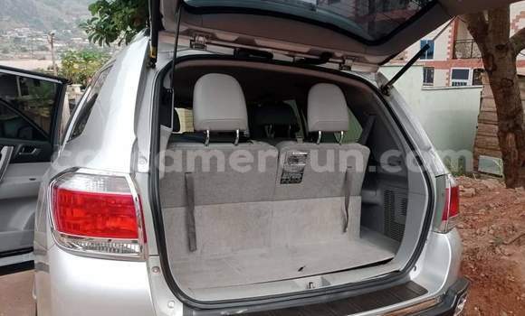 Acheter Occasion Voiture Toyota Highlander Gris à Yaoundé, Central Cameroon Acheter Occasion Voiture Toyota Highlander Gris à Yaoundé, Central Cameroon