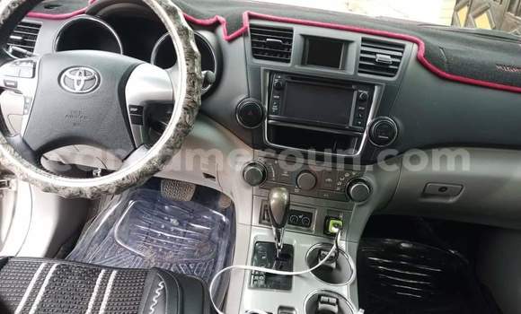 Acheter Occasion Voiture Toyota Highlander Gris à Yaoundé, Central Cameroon Acheter Occasion Voiture Toyota Highlander Gris à Yaoundé, Central Cameroon