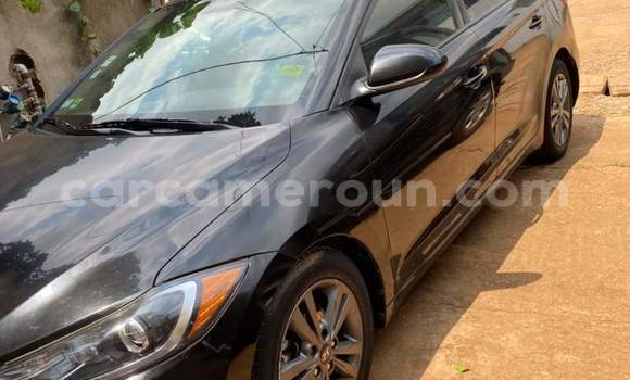Sayi Na hannu Hyundai Elantra Black Mota in Yaounde a Babban Kamaru Sayi Na hannu Hyundai Elantra Black Mota in Yaounde a Babban Kamaru