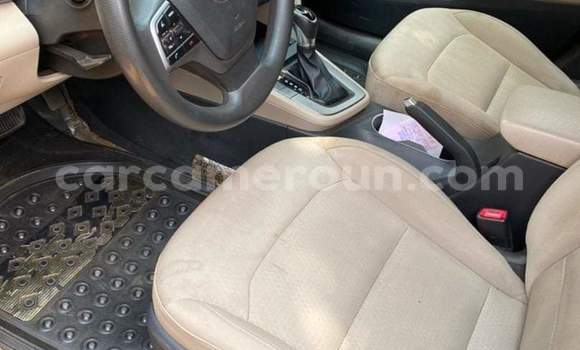 Sayi Na hannu Hyundai Elantra Black Mota in Yaounde a Babban Kamaru Sayi Na hannu Hyundai Elantra Black Mota in Yaounde a Babban Kamaru