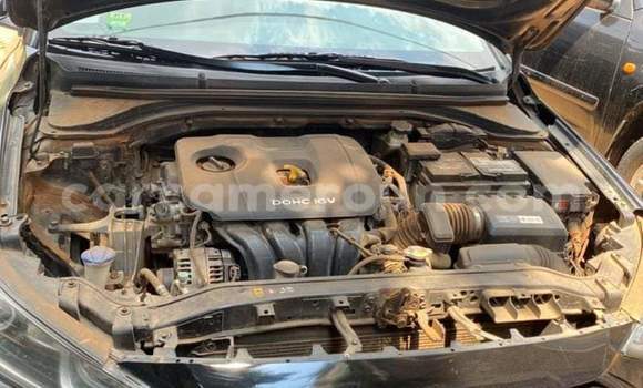 Sayi Na hannu Hyundai Elantra Black Mota in Yaounde a Babban Kamaru Sayi Na hannu Hyundai Elantra Black Mota in Yaounde a Babban Kamaru