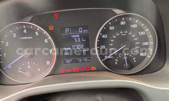 Sayi Na hannu Hyundai Elantra Black Mota in Yaounde a Babban Kamaru Sayi Na hannu Hyundai Elantra Black Mota in Yaounde a Babban Kamaru