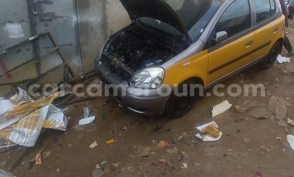 Sayi Na hannu Toyota Yaris Sauran Mota in Douala a Ƙasar Kamaru