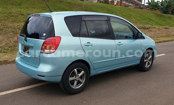 Sayi Na hannu Toyota Verso Blue Mota in Yaounde a Babban Kamaru Sayi Na hannu Toyota Verso Blue Mota in Yaounde a Babban Kamaru