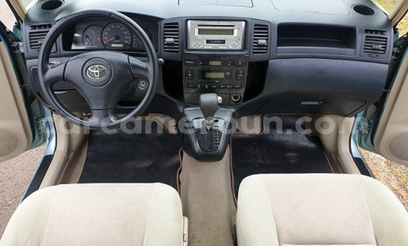 Sayi Na hannu Toyota Verso Blue Mota in Yaounde a Babban Kamaru Sayi Na hannu Toyota Verso Blue Mota in Yaounde a Babban Kamaru