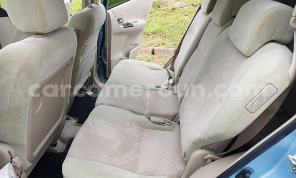 Sayi Na hannu Toyota Verso Blue Mota in Yaounde a Babban Kamaru Sayi Na hannu Toyota Verso Blue Mota in Yaounde a Babban Kamaru