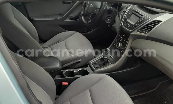 Sayi Na hannu Hyundai Elantra Blue Mota in Douala a Ƙasar Kamaru Sayi Na hannu Hyundai Elantra Blue Mota in Douala a Ƙasar Kamaru