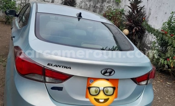 Sayi Na hannu Hyundai Elantra Blue Mota in Douala a Ƙasar Kamaru Sayi Na hannu Hyundai Elantra Blue Mota in Douala a Ƙasar Kamaru