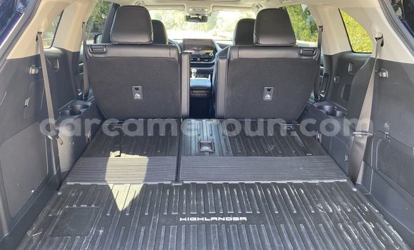 Acheter Import Voiture Toyota Highlander Bleu à Douala, Littoral Cameroon Acheter Import Voiture Toyota Highlander Bleu à Douala, Littoral Cameroon