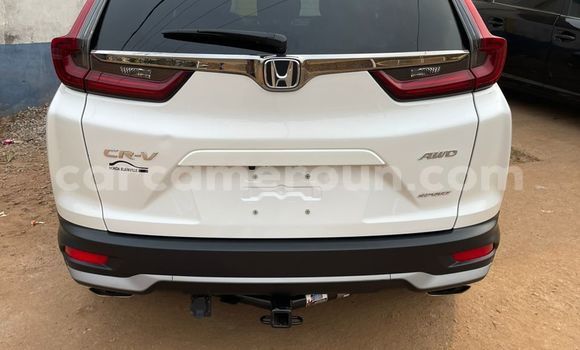 Sayi Sabo Honda CR–V White Mota in Yaounde a Babban Kamaru Sayi Sabo Honda CR–V White Mota in Yaounde a Babban Kamaru