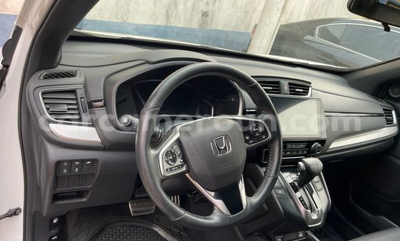Sayi Sabo Honda CR–V White Mota in Yaounde a Babban Kamaru Sayi Sabo Honda CR–V White Mota in Yaounde a Babban Kamaru