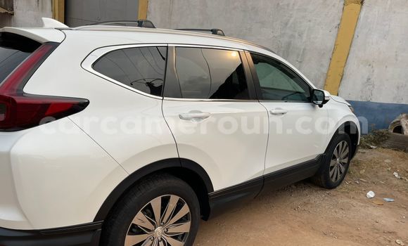Sayi Sabo Honda CR–V White Mota in Yaounde a Babban Kamaru Sayi Sabo Honda CR–V White Mota in Yaounde a Babban Kamaru