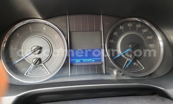 Sayi Sabo Toyota Fortuner White Mota in Yaounde a Babban Kamaru Sayi Sabo Toyota Fortuner White Mota in Yaounde a Babban Kamaru