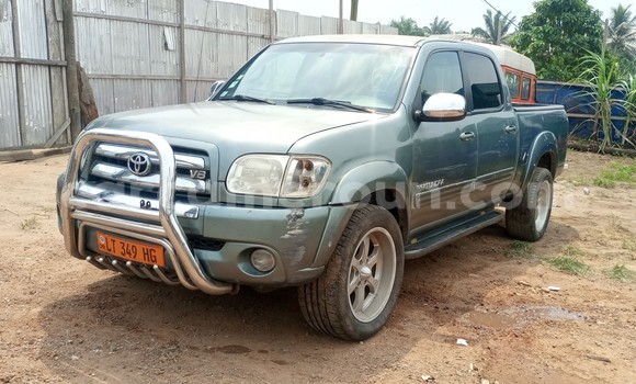 Sayi Na hannu Toyota Tundra M Mota in Douala a Ƙasar Kamaru Sayi Na hannu Toyota Tundra M Mota in Douala a Ƙasar Kamaru