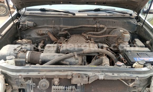 Sayi Na hannu Toyota Tundra M Mota in Douala a Ƙasar Kamaru Sayi Na hannu Toyota Tundra M Mota in Douala a Ƙasar Kamaru