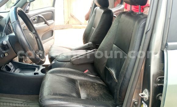 Sayi Na hannu Toyota Tundra M Mota in Douala a Ƙasar Kamaru Sayi Na hannu Toyota Tundra M Mota in Douala a Ƙasar Kamaru