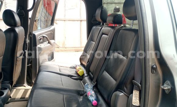 Sayi Na hannu Toyota Tundra M Mota in Douala a Ƙasar Kamaru Sayi Na hannu Toyota Tundra M Mota in Douala a Ƙasar Kamaru