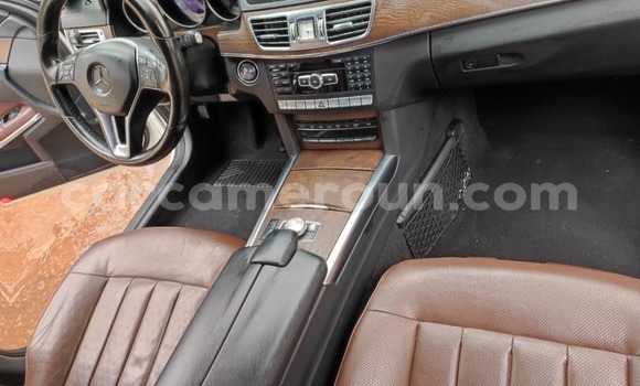 Acheter Occasion Voiture Mercedes‒Benz E–Class Blanc à Yaoundé, Central Cameroon Acheter Occasion Voiture Mercedes‒Benz E–Class Blanc à Yaoundé, Central Cameroon